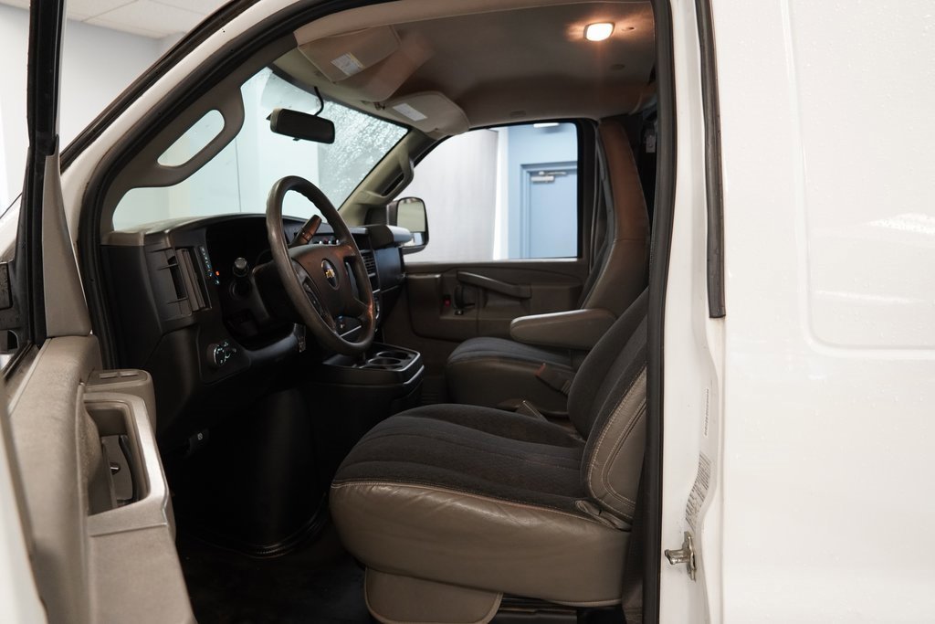 2018 Chevrolet Express 2500 Cargo Van photo 3