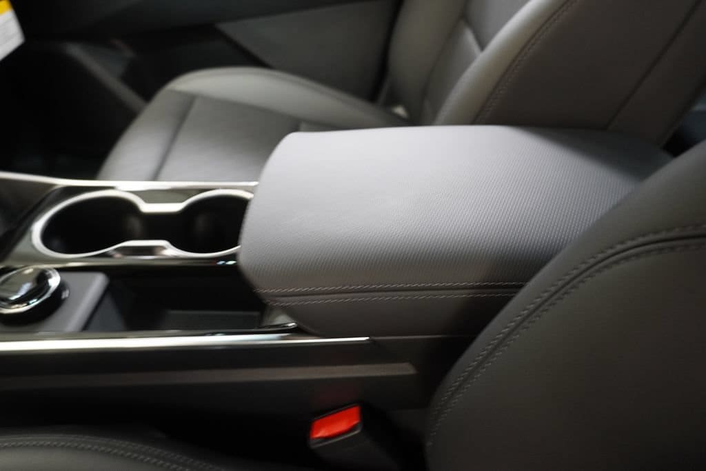 2027 Chevrolet Equinox LT - Photo 24
