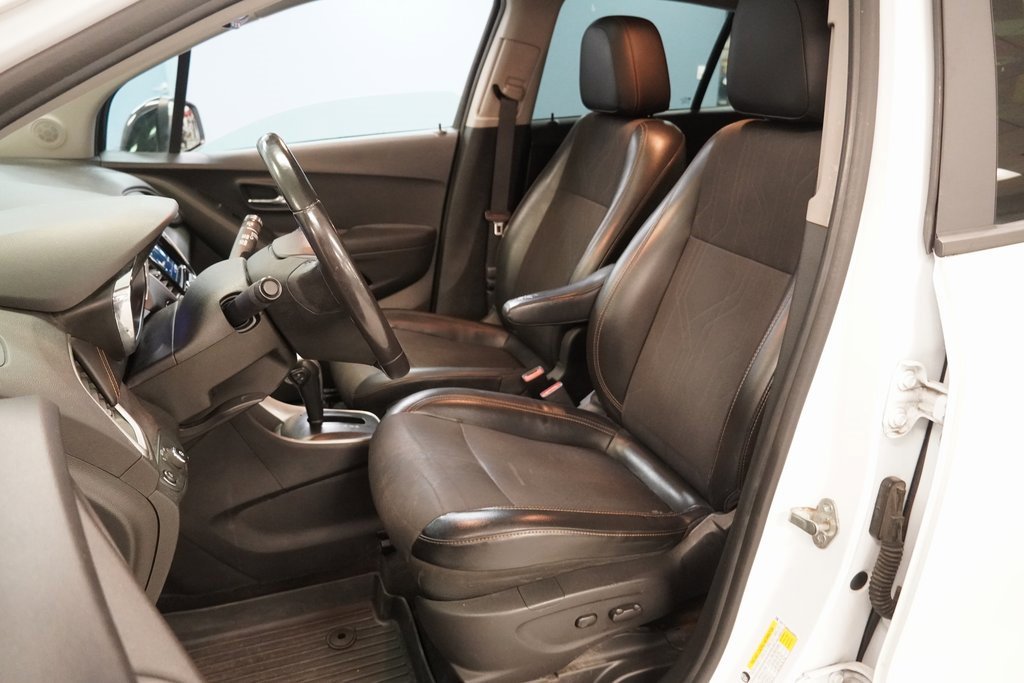 2020 Chevrolet Trax LT photo 3