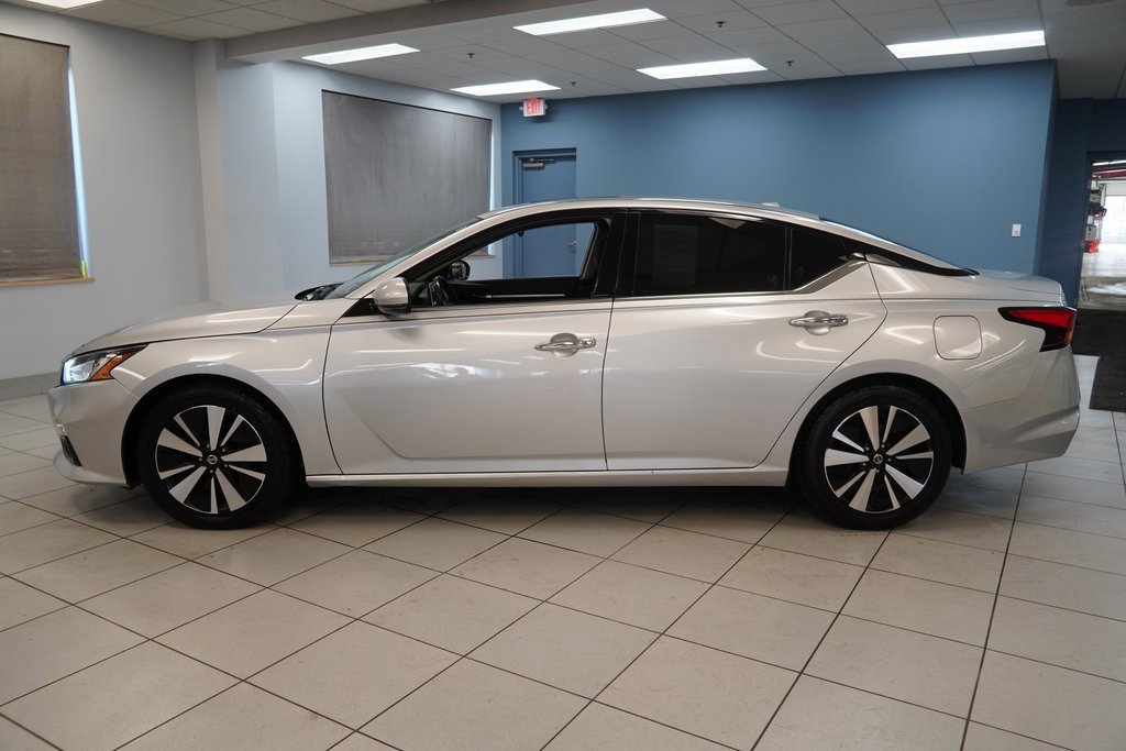 2019 Nissan Altima 2.5 SV photo 2