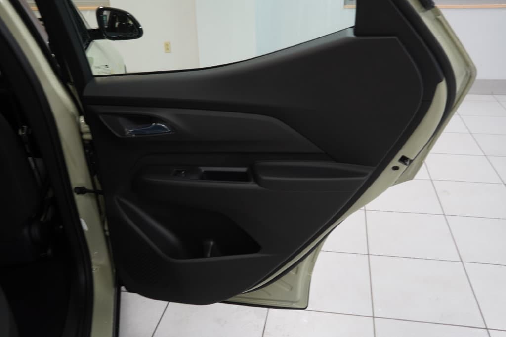 2027 Chevrolet Bolt LT - Photo 22