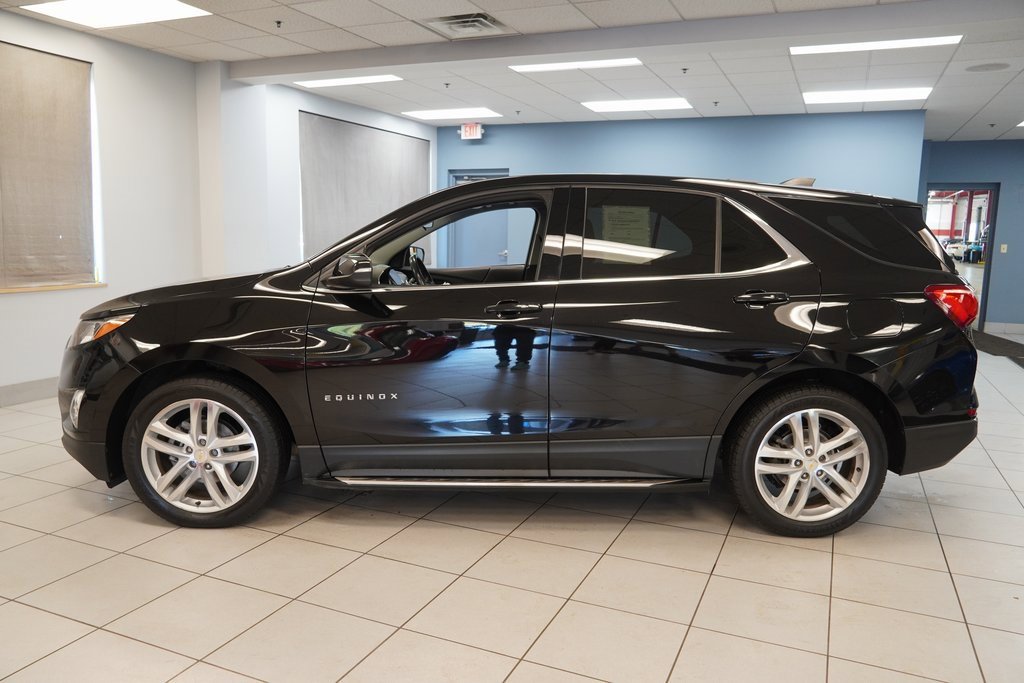 2019 Chevrolet Equinox LT photo 2