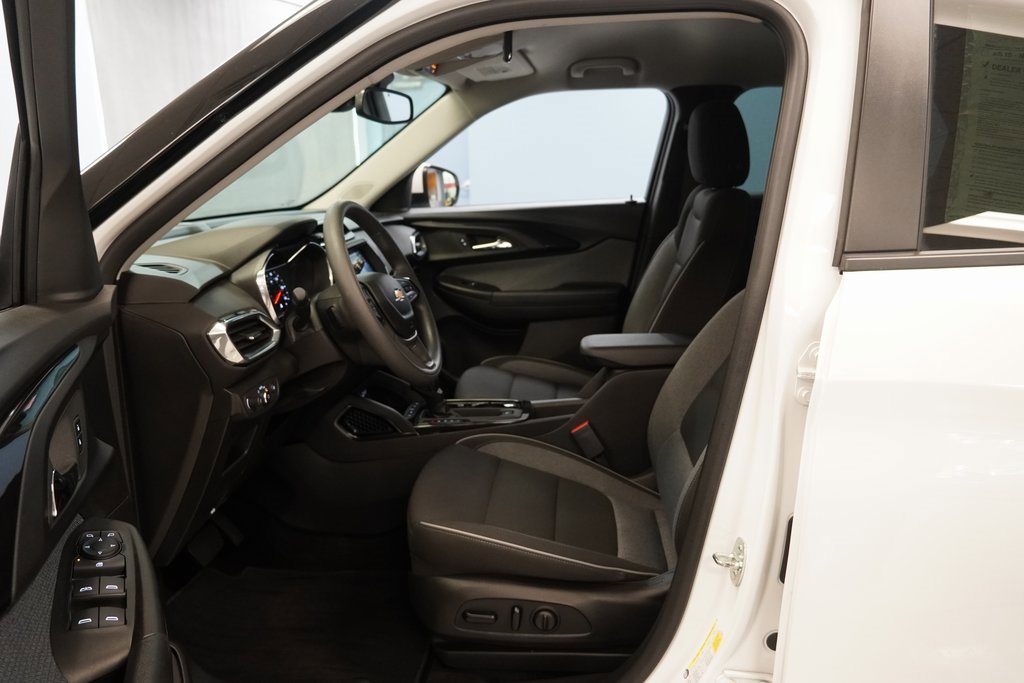 2023 Chevrolet Trailblazer LT photo 4