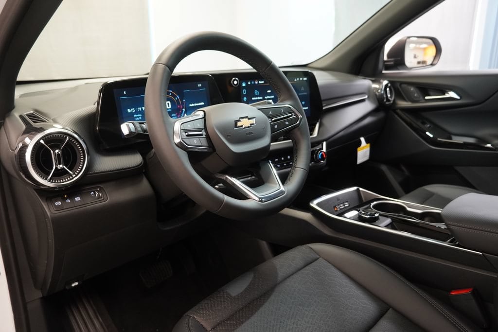 2027 Chevrolet Equinox LT - Photo 5