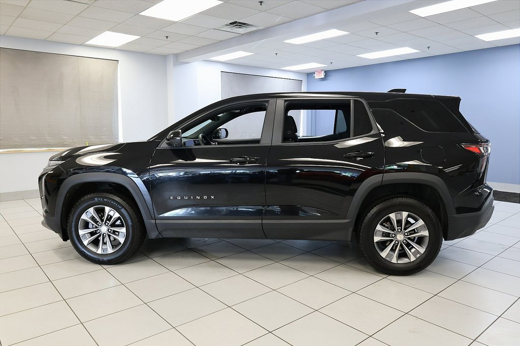 2025 Chevrolet Equinox LT photo 2