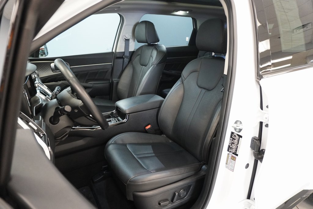 2023 Kia Sorento SX photo 2