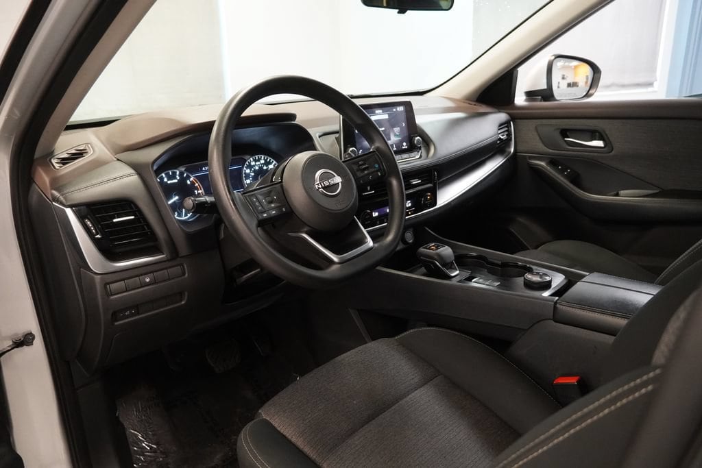 2022 Nissan Rogue SV - Photo 6