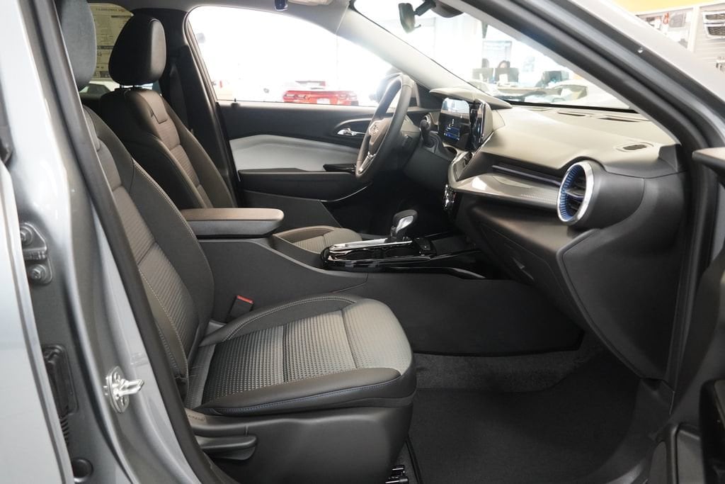 2026 Chevrolet Trax LT - Photo 26