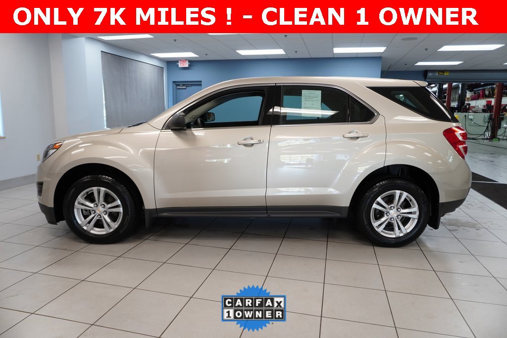 2016 Chevrolet Equinox LS photo 2