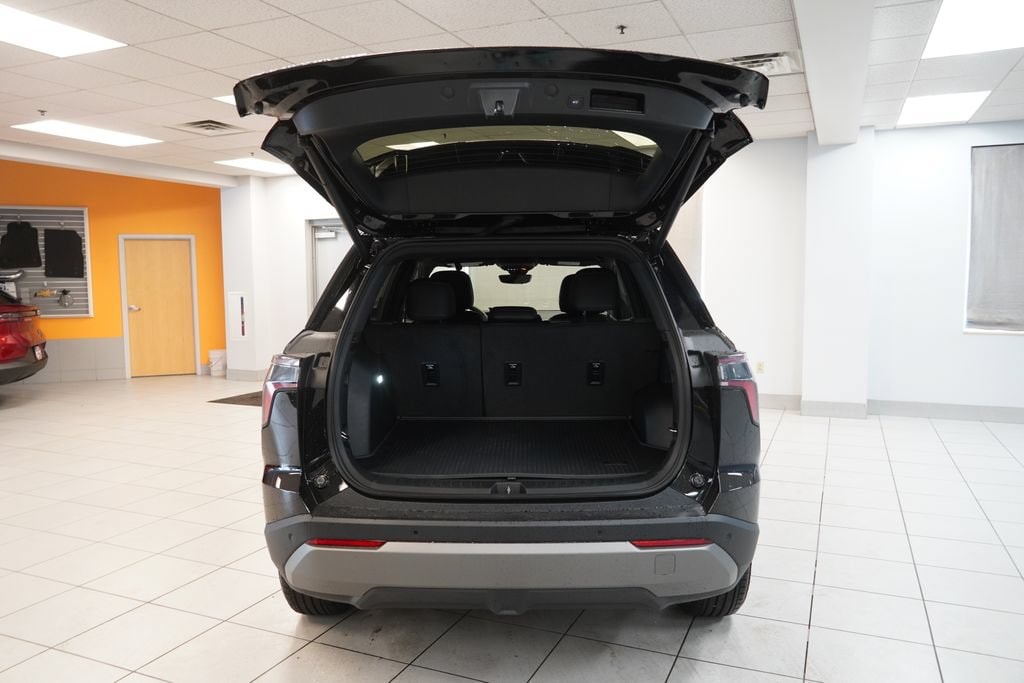 2027 Chevrolet Equinox LT - Photo 8