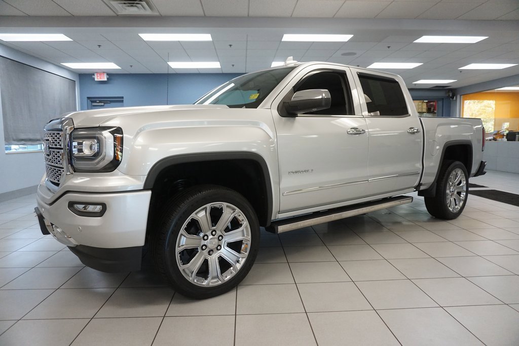 Used 2018 GMC Sierra 1500 Denali Denali with VIN 3GTU2PEJ0JG451643 for sale in Strongsville, OH