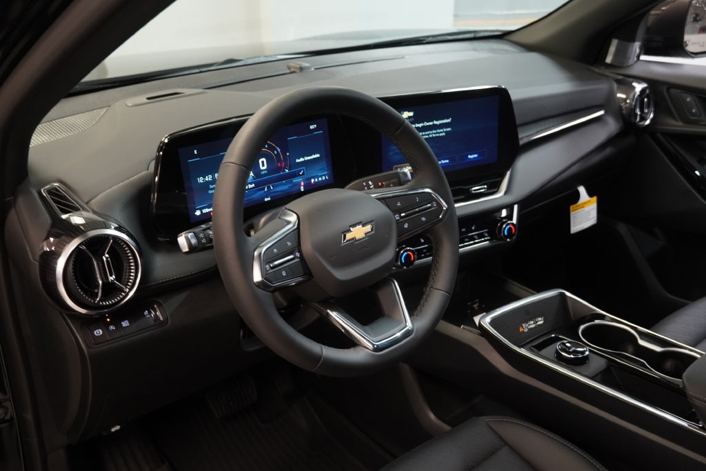 2027 Chevrolet Equinox LT - Photo 6