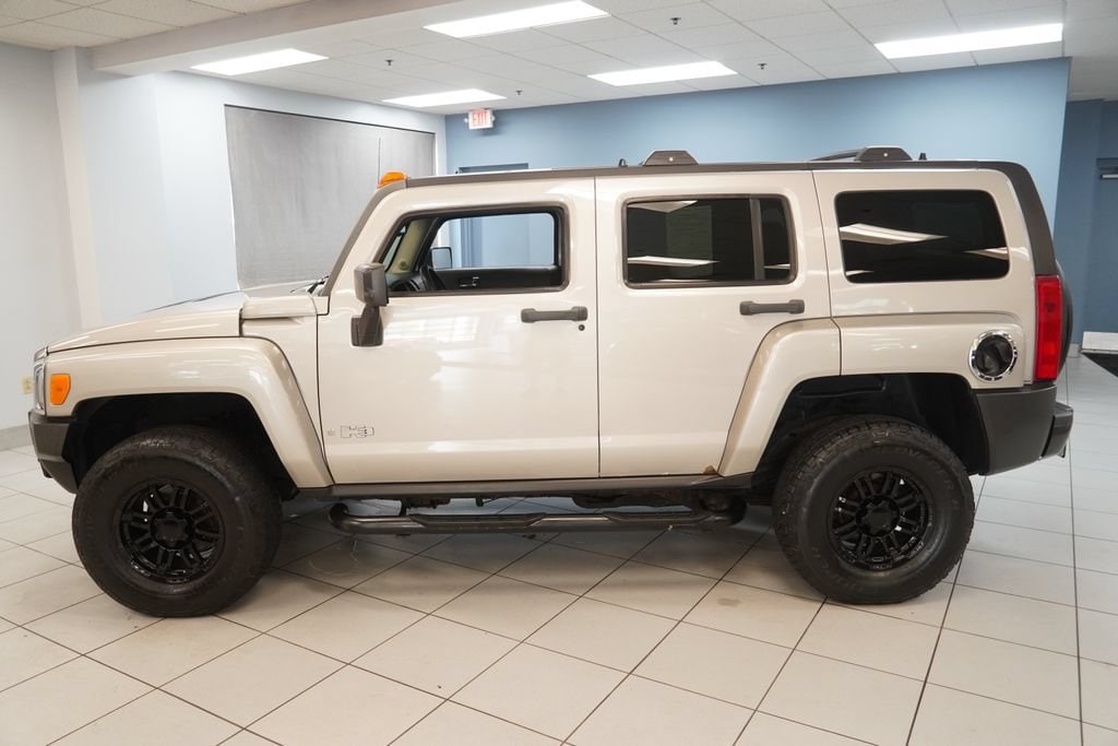 Used 2006 Hummer H3 Base with VIN 5GTDN136168123639 for sale in Strongsville, OH