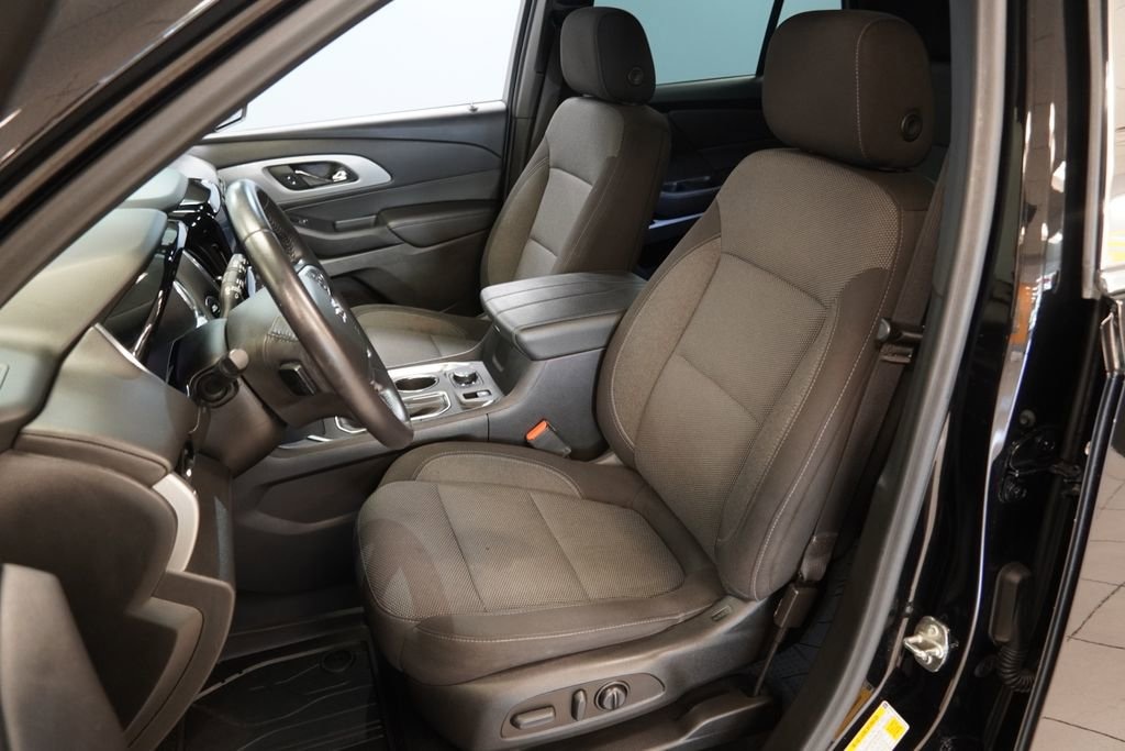 Used 2022 Chevrolet Traverse LT Cloth SUV