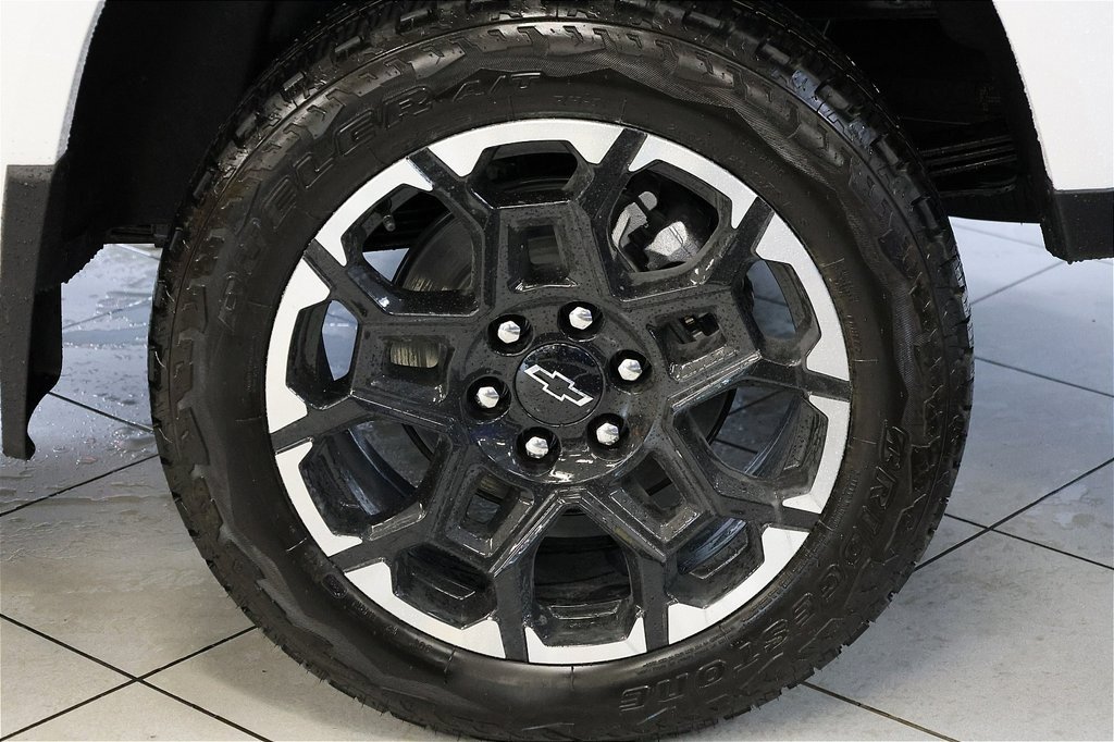 2026 Chevrolet Colorado Z71 photo 3