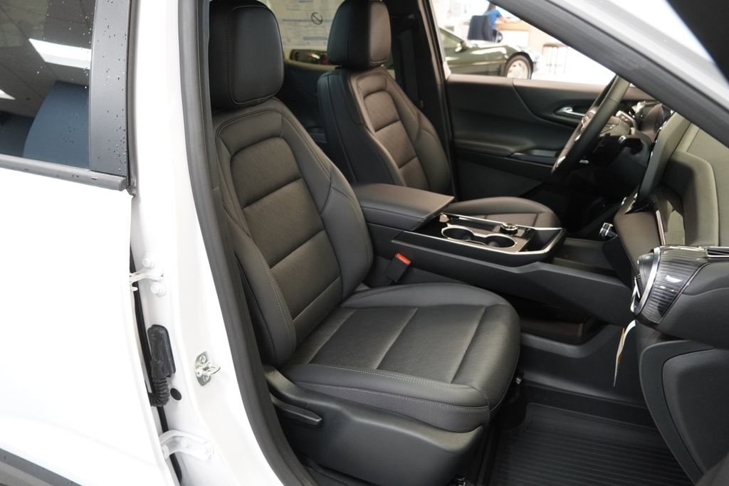2026 Chevrolet Equinox LT - Photo 25