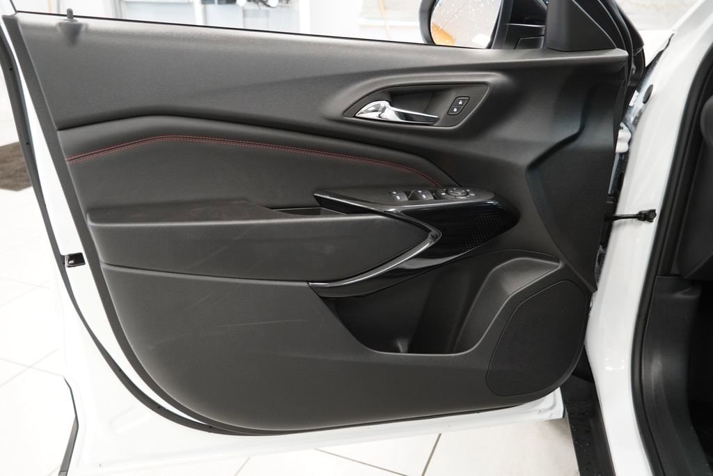 2026 Chevrolet Trax RS - Photo 16