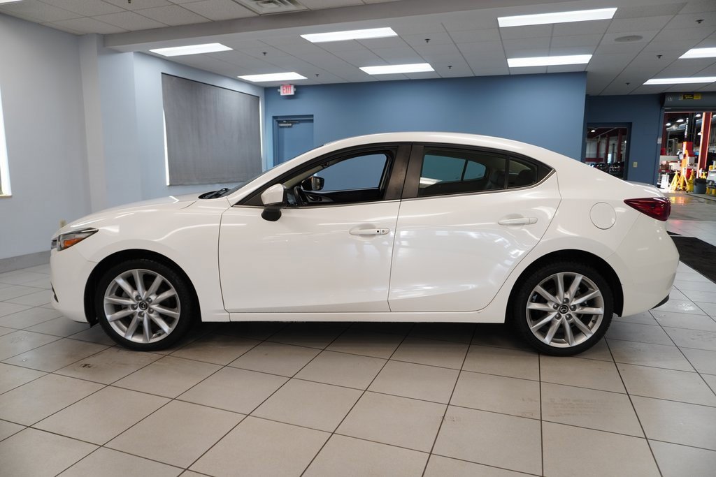 2017 Mazda Mazda3 Touring photo 2