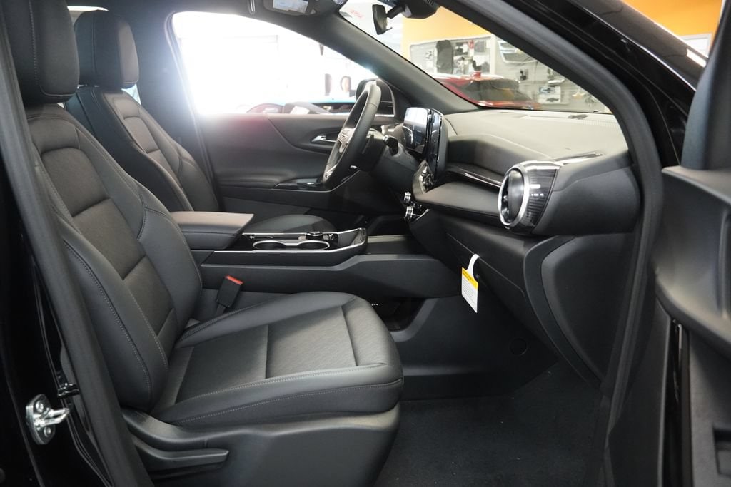 2027 Chevrolet Equinox LT - Photo 35