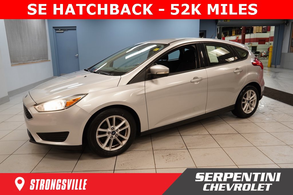 2017 Ford Focus SE's photo