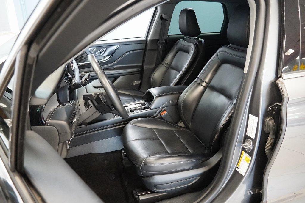 2021 Lincoln Corsair Standard photo 3