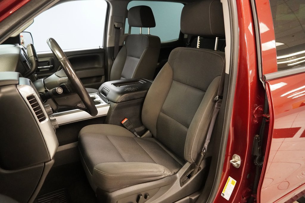 2017 Chevrolet Silverado 1500 LT photo 3