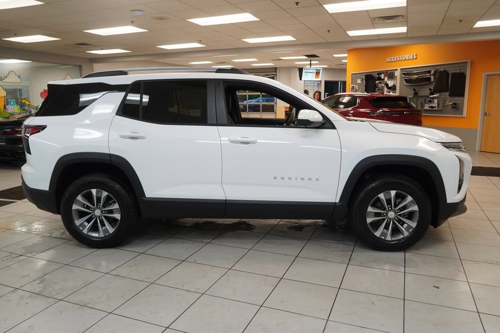 2027 Chevrolet Equinox LT - Photo 14