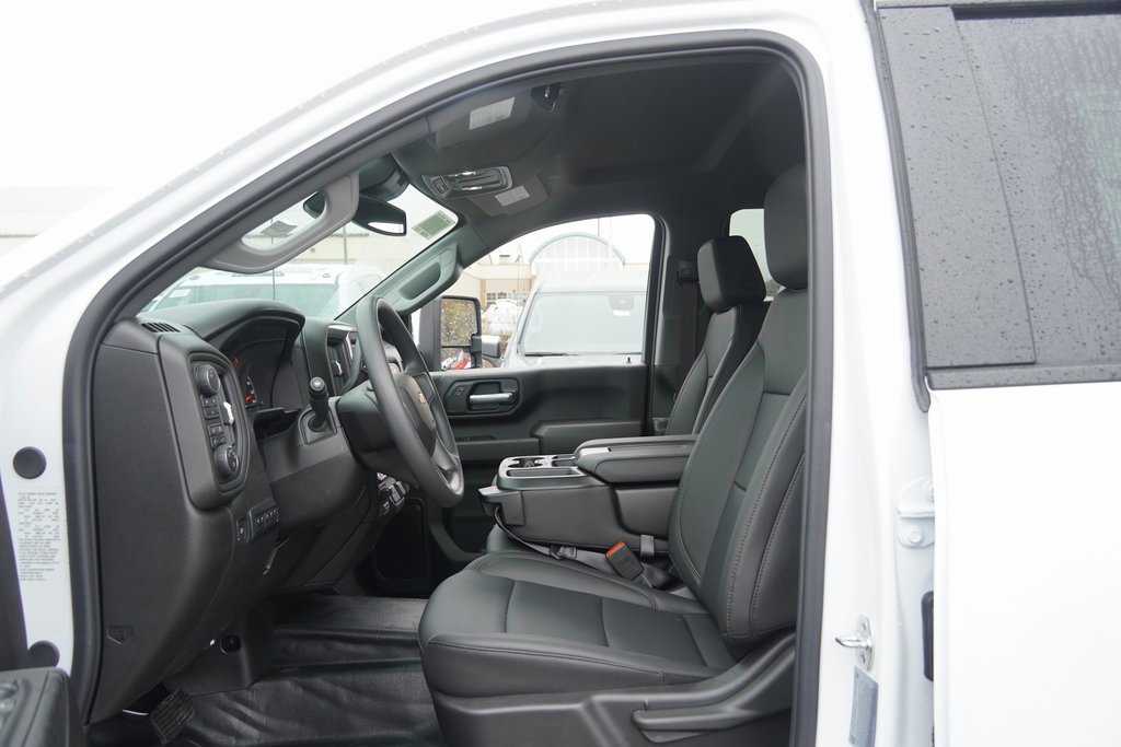 2025 Chevrolet Silverado 3500HD Work Truck photo 4