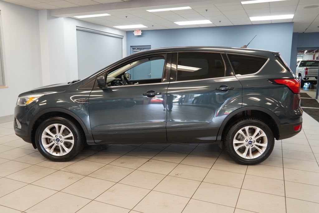 Used 2019 Ford Escape SE with VIN 1FMCU9GD6KUA27936 for sale in Strongsville, OH