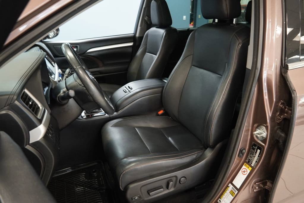 Used 2017 Toyota Highlander XLE SUV