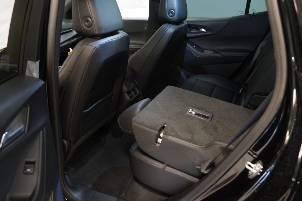 2027 Chevrolet Equinox LT - Photo 18