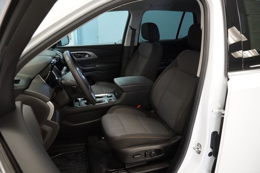 Used 2021 Chevrolet Traverse LT Cloth SUV