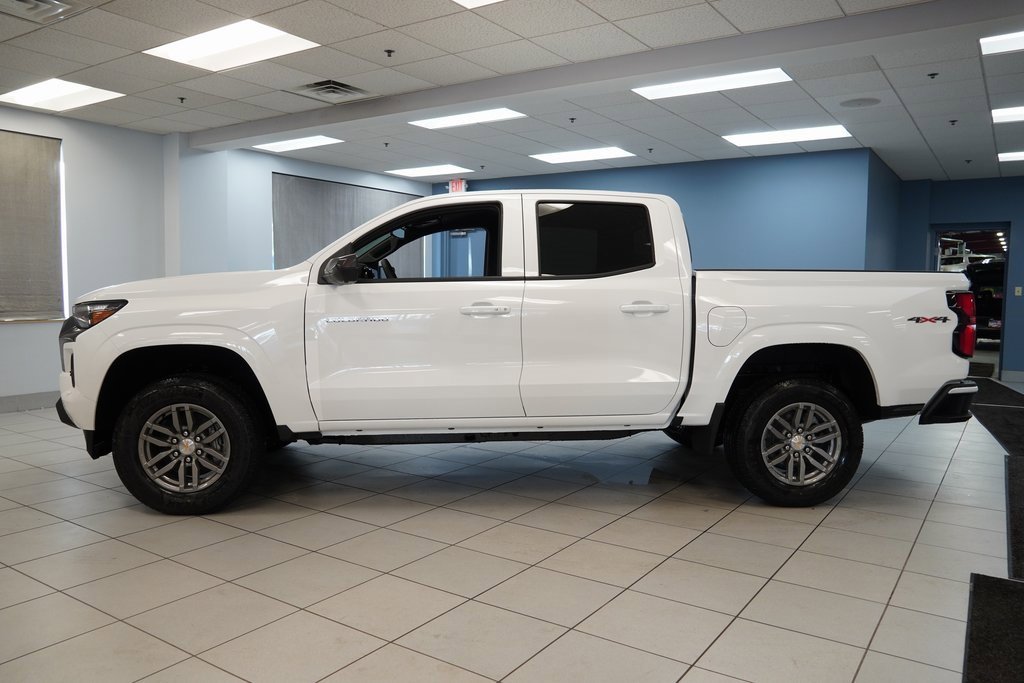 2026 Chevrolet Colorado LT photo 2