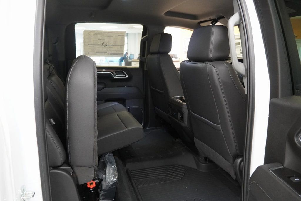 2025 Chevrolet Silverado 1500 LT - Photo 20