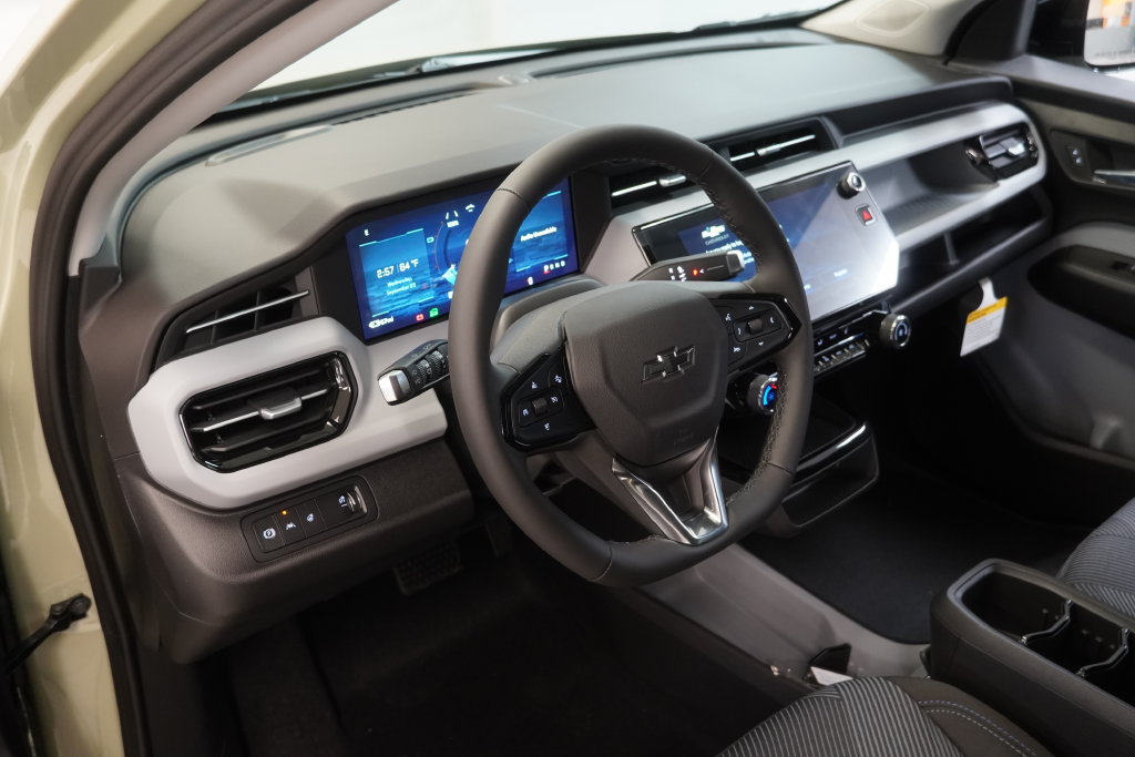 2027 Chevrolet Bolt LT - Photo 6
