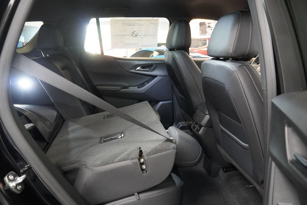 2027 Chevrolet Equinox LT - Photo 32