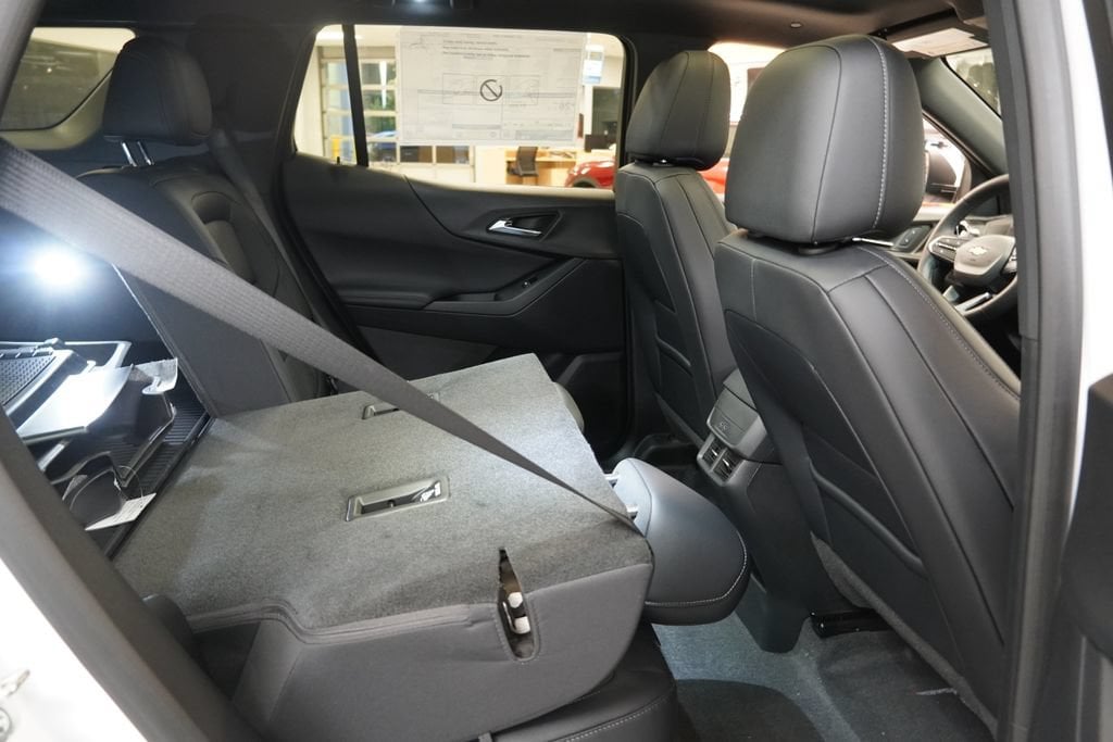 2027 Chevrolet Equinox LT - Photo 35