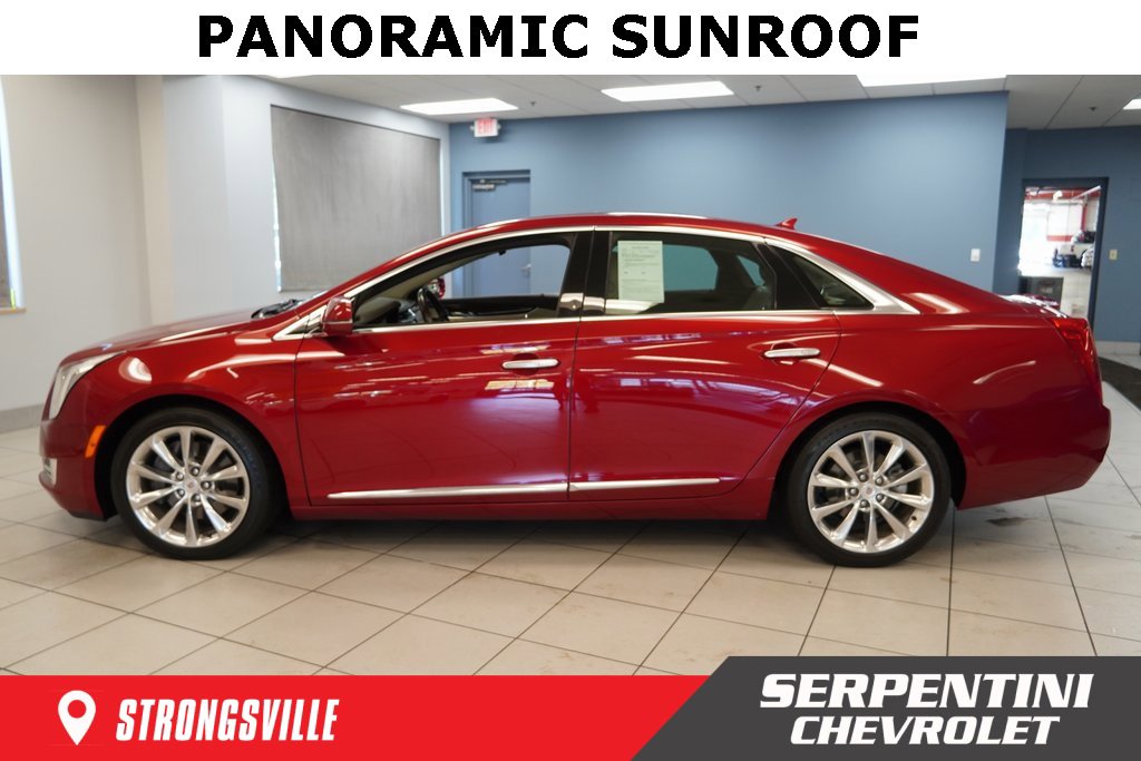 2013 Cadillac XTS Premium photo 2