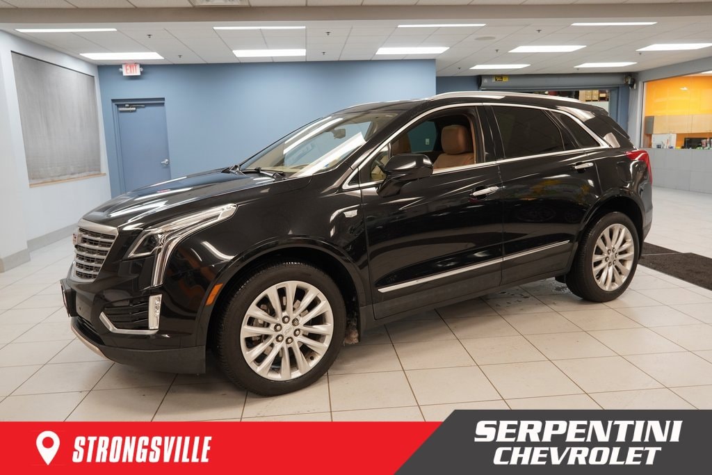 2017 Cadillac XT5 Platinum's photo