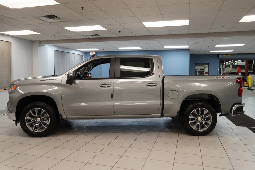 2026 Chevrolet Silverado 1500 LT photo 2