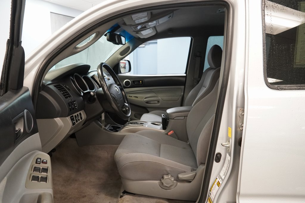 2011 Toyota Tacoma Base V6 photo 3