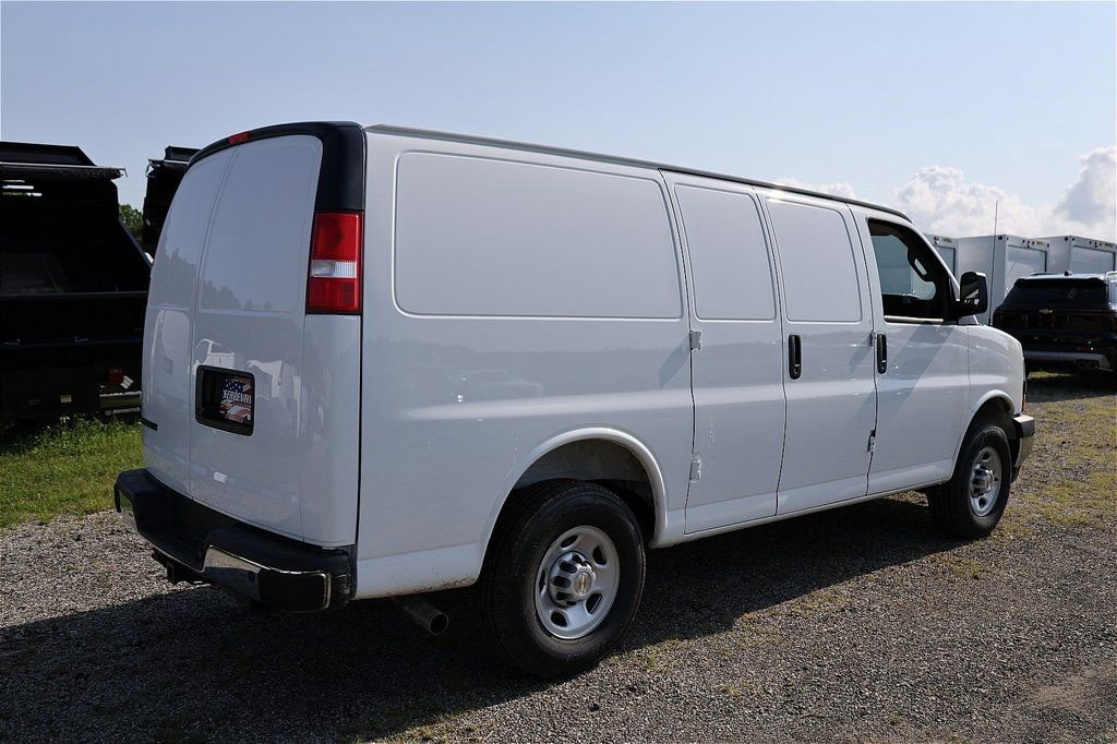 2025 Chevrolet Express Cargo Work Van - Photo 12