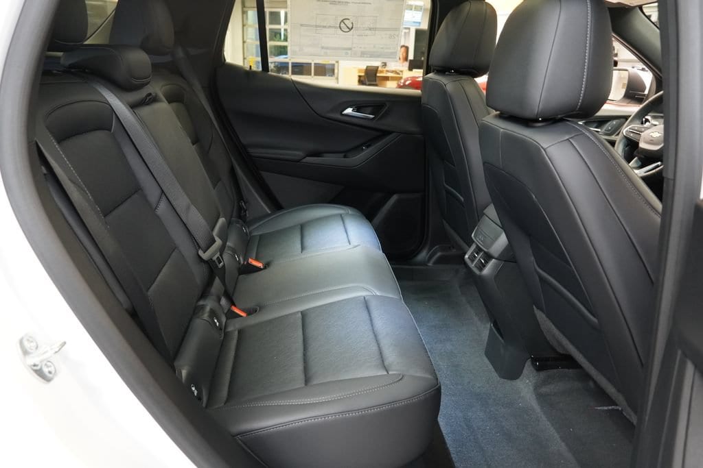 2027 Chevrolet Equinox LT - Photo 34