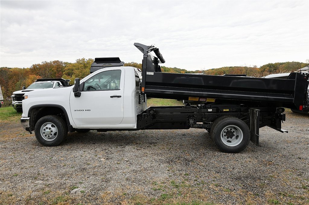 2025 Chevrolet Silverado 3500HD Work Truck photo 2