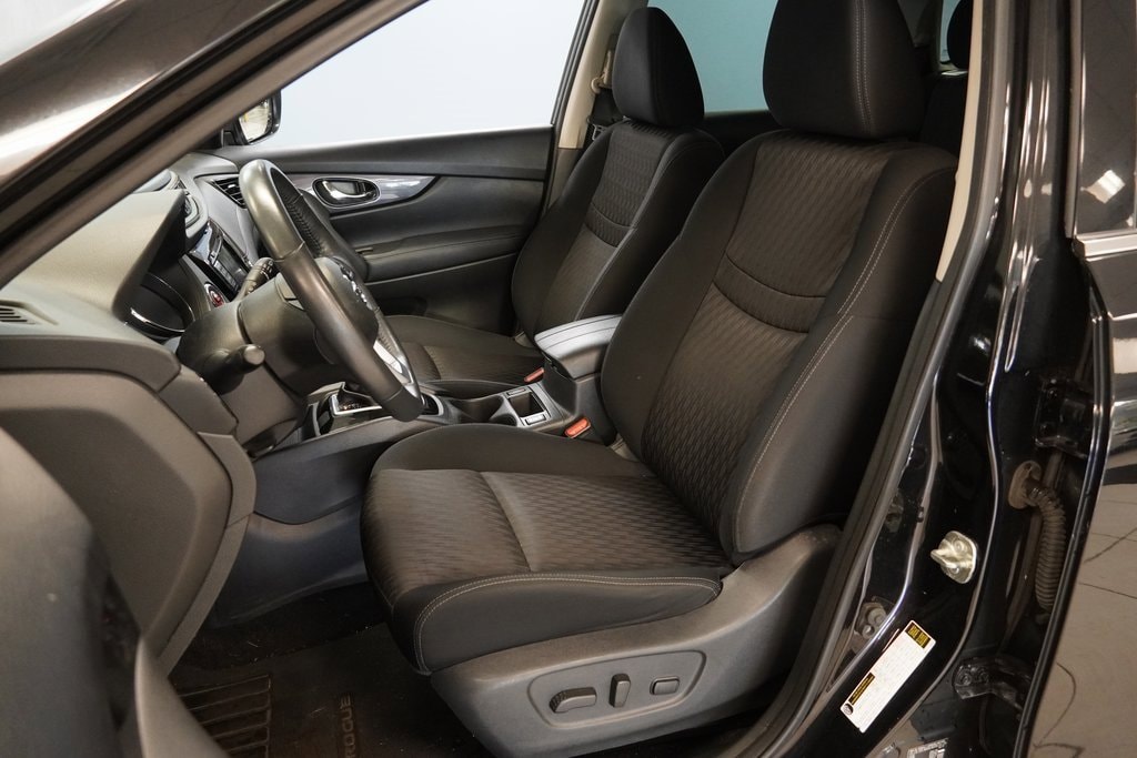 Used 2018 Nissan Rogue SV SUV