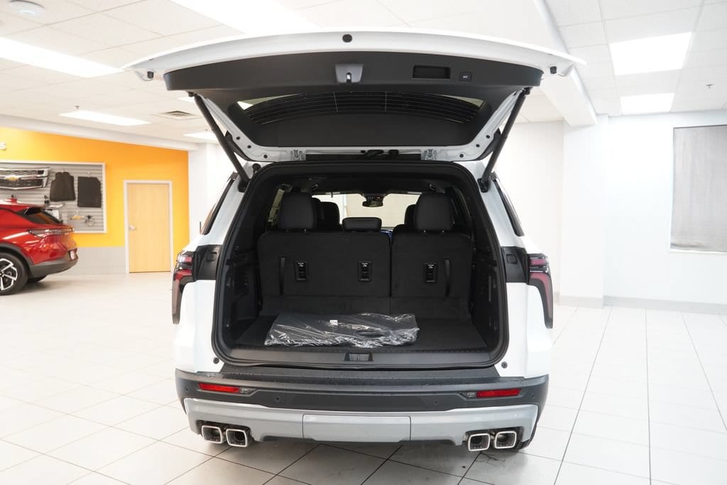 2027 Chevrolet Traverse LT - Photo 8