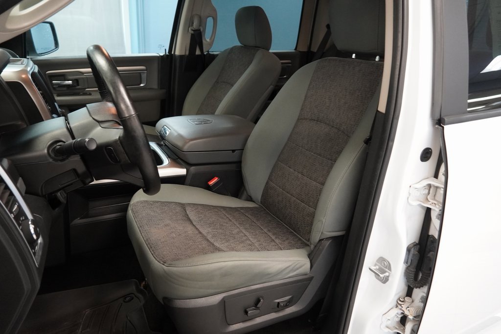 2017 Ram 1500 Big Horn photo 3