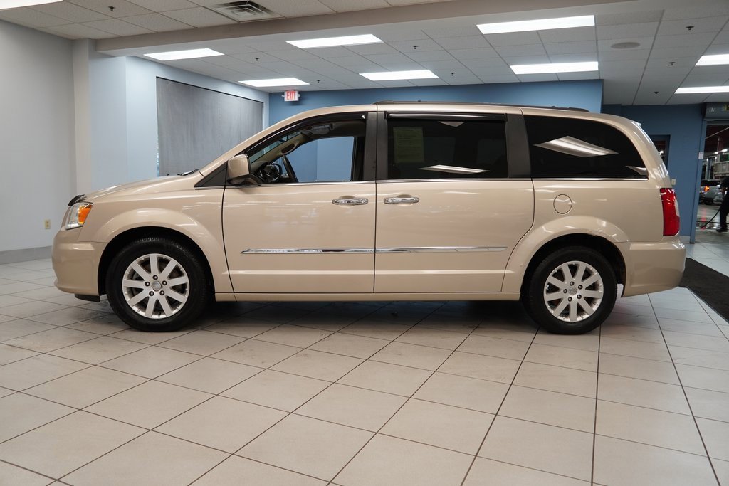 Used 2014 Chrysler Town & Country Touring with VIN 2C4RC1BG2ER466816 for sale in Strongsville, OH