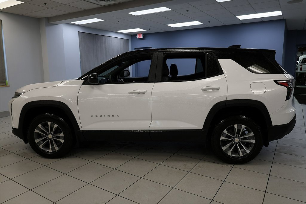 2026 Chevrolet Equinox LT photo 2