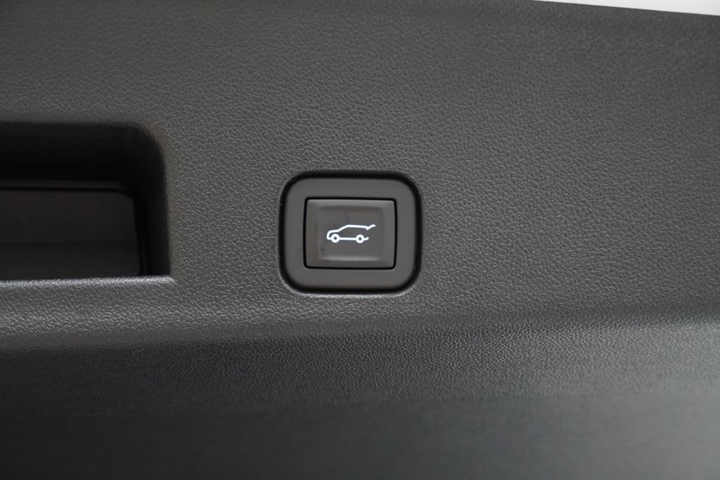2027 Chevrolet Traverse LT - Photo 10
